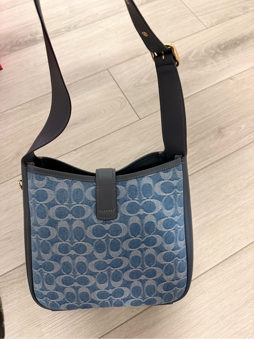 Coach Denim Signature Logo Shoulder Bag in Blue with Navy Trim - Picture 2 of 3